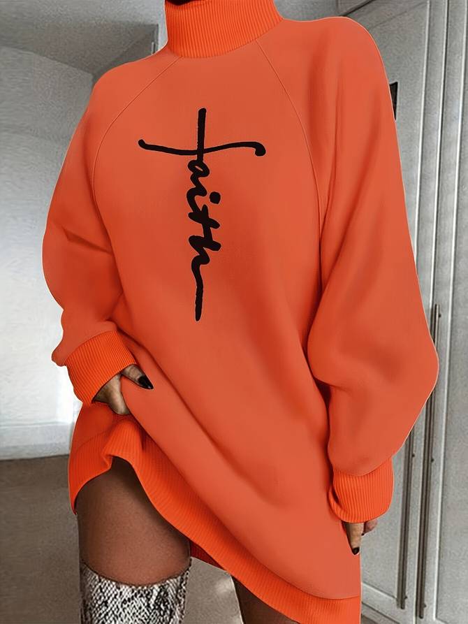 Übergroßes Kleid mit Rollkragen