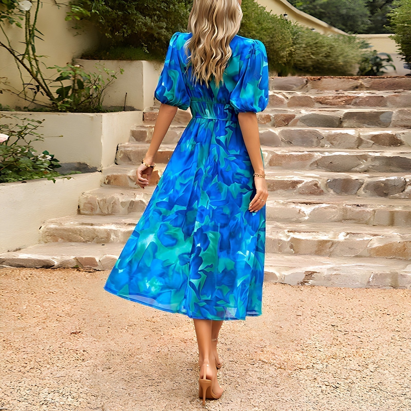 Midikleid mit V-Ausschnitt
