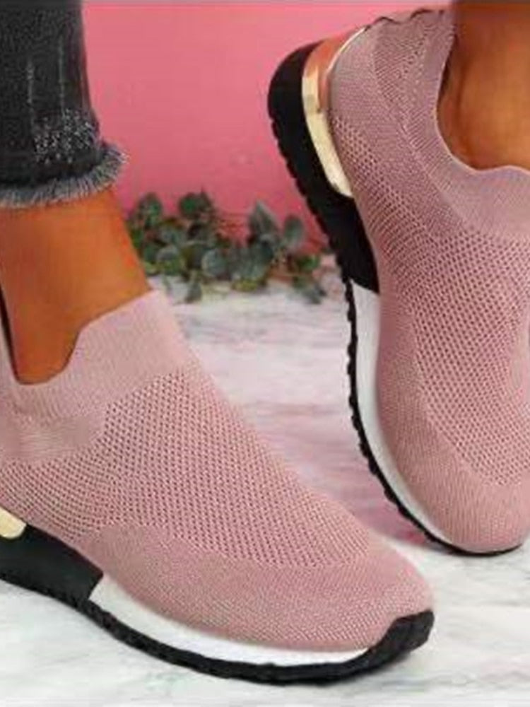 Comfort Sneaker mit goldenen Details