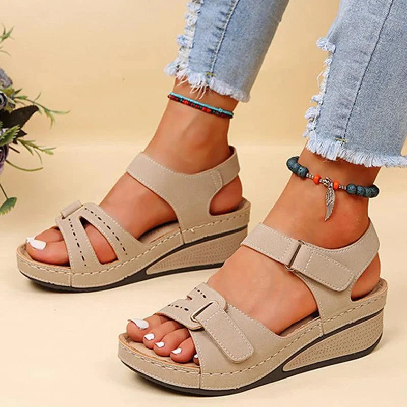 Noa | Bequeme orthopädische Sandalen für Frauen