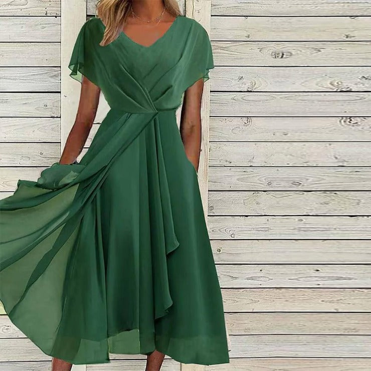 Naturlux - Grünes Midikleid mit plissiertem Frontschlitz und Juwelen