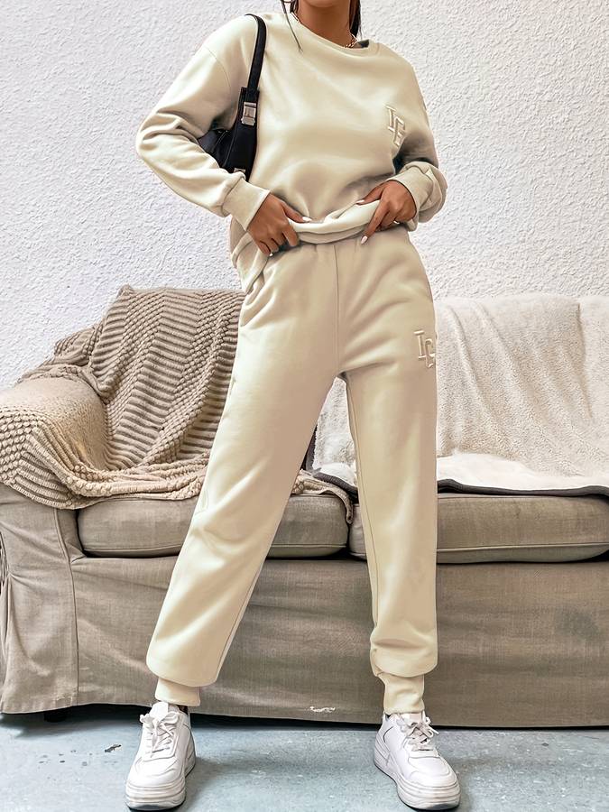 Stylischer Pullover & Hose