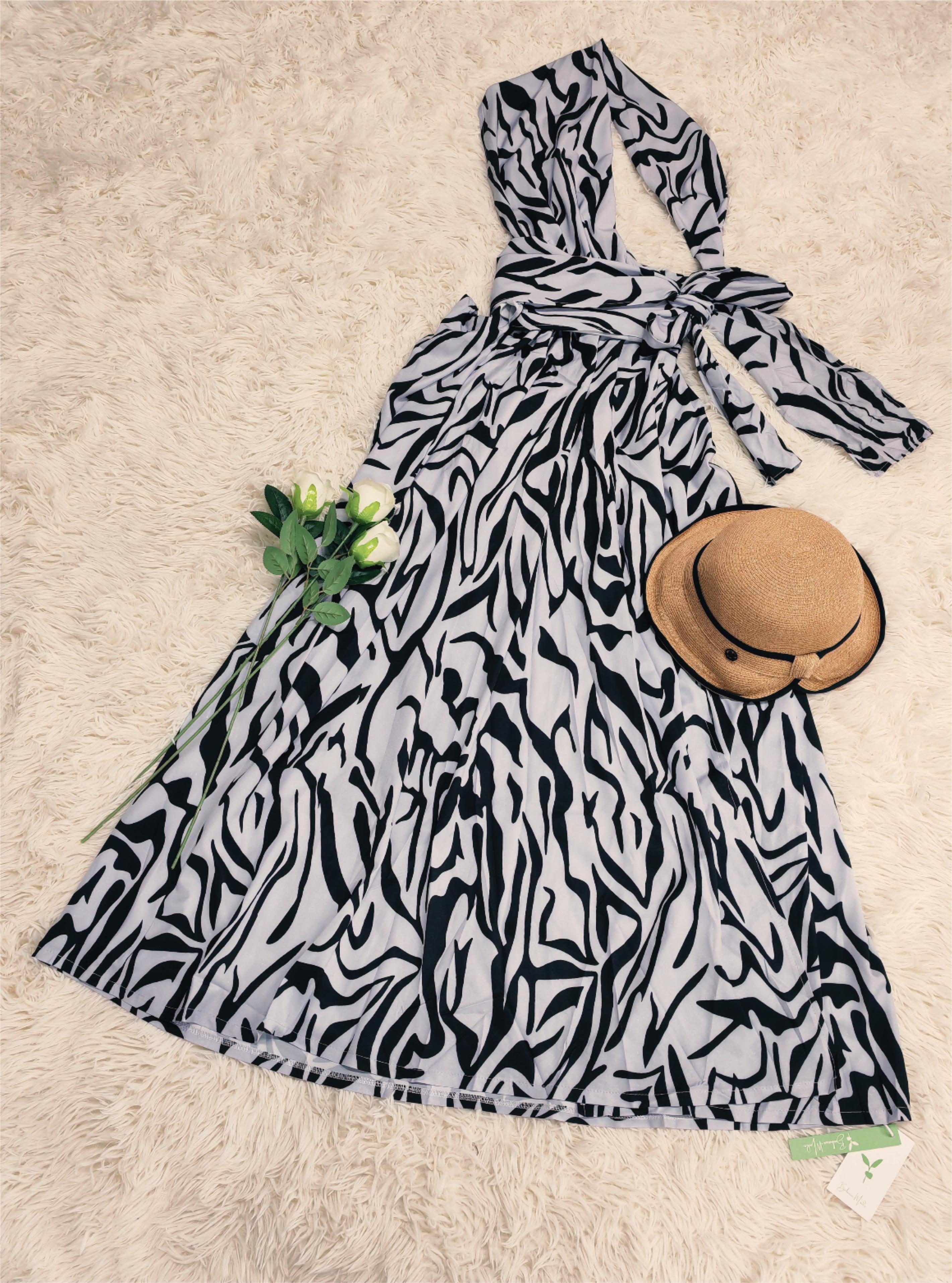 SpringStil - Weiß Schwarz Zebra Print Asymmetrisches Maxikleid mit Frontschlitz