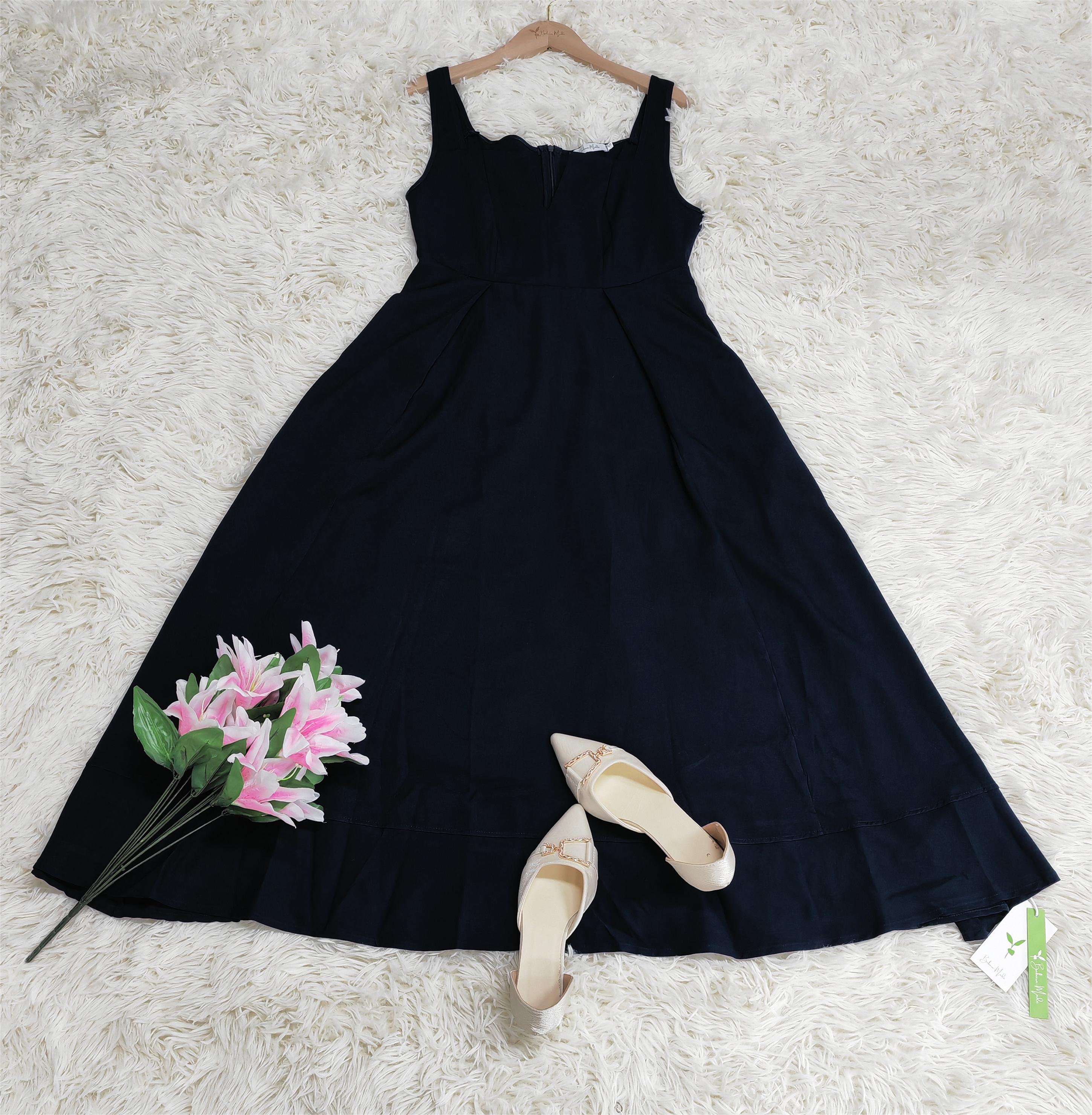 SpringStil - Schickes Midikleid mit Empire-Taille und Riemen