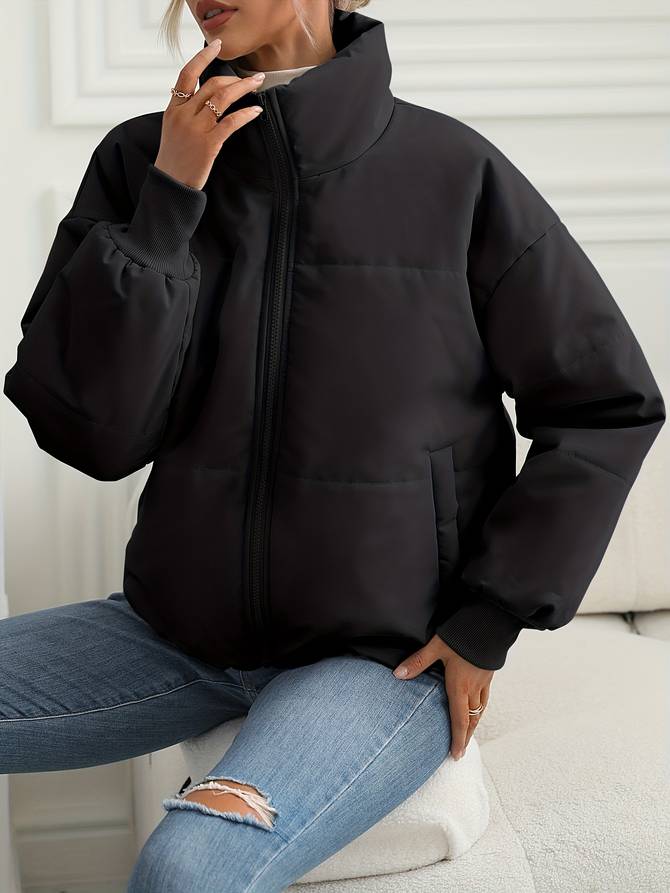 Schwarze Pufferjacke