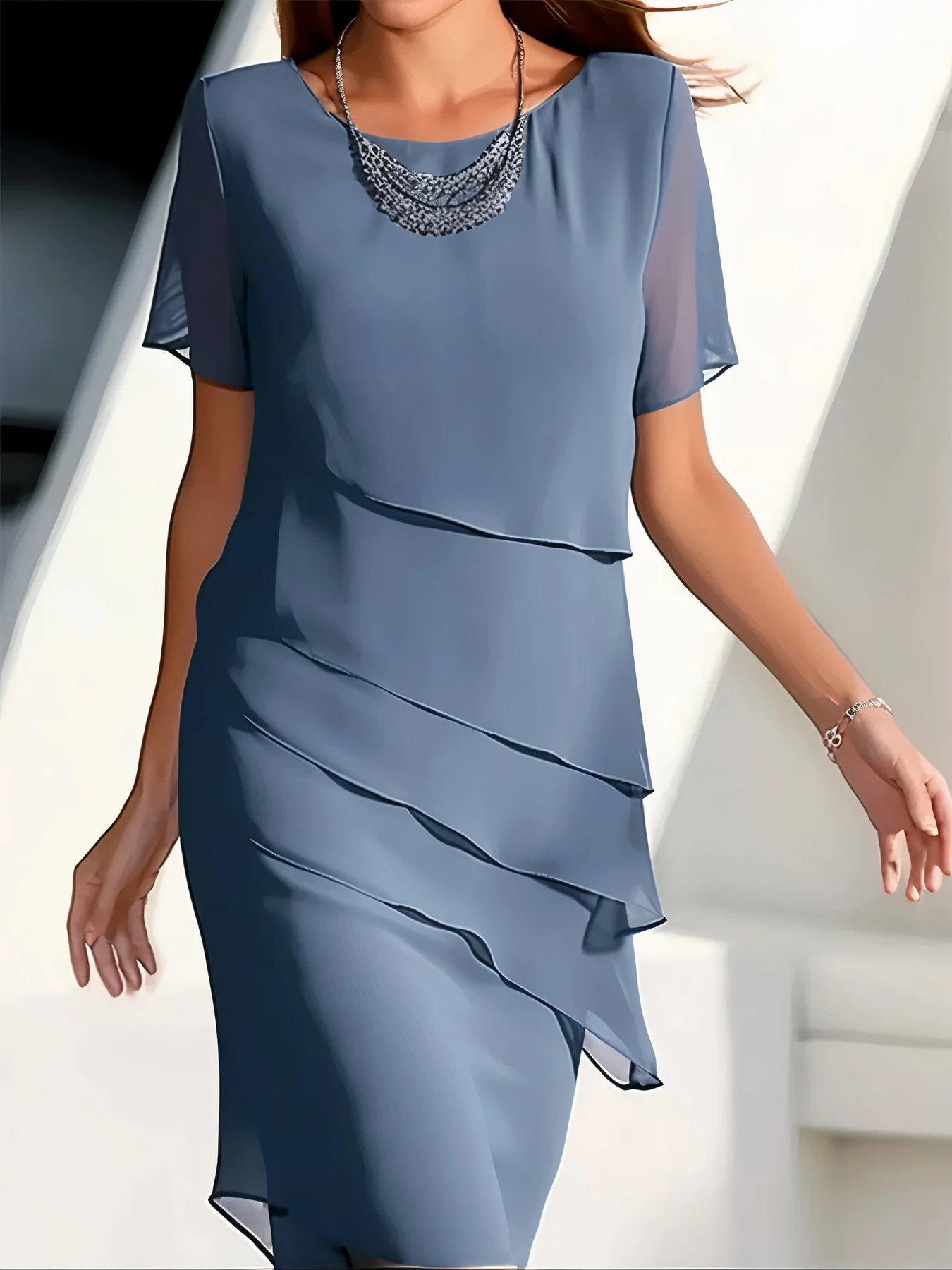 Crest - Elegantes Mehrlagiges Kleid