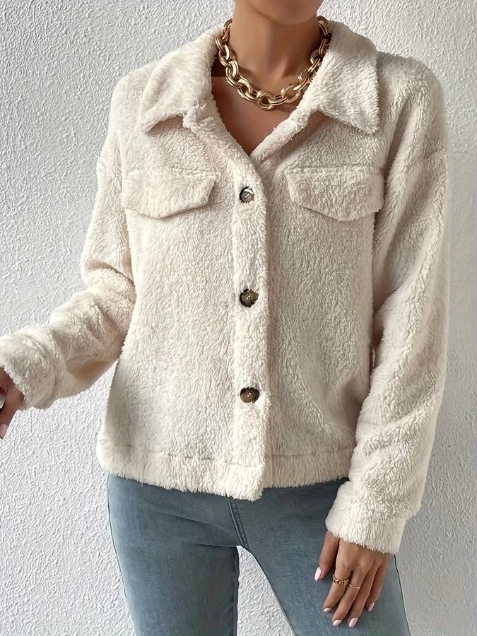 Flauschige Jacke zum Aufknöpfen