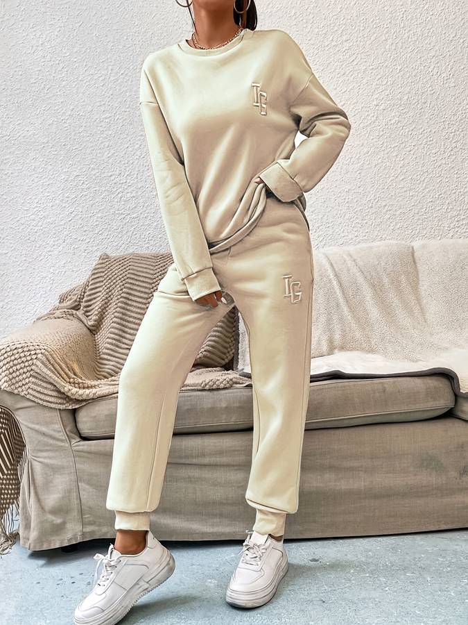 Stylischer Pullover & Hose