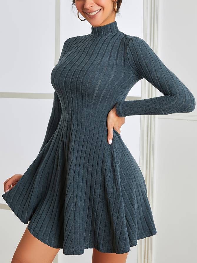 Strickkleid mit Rundhalsausschnitt