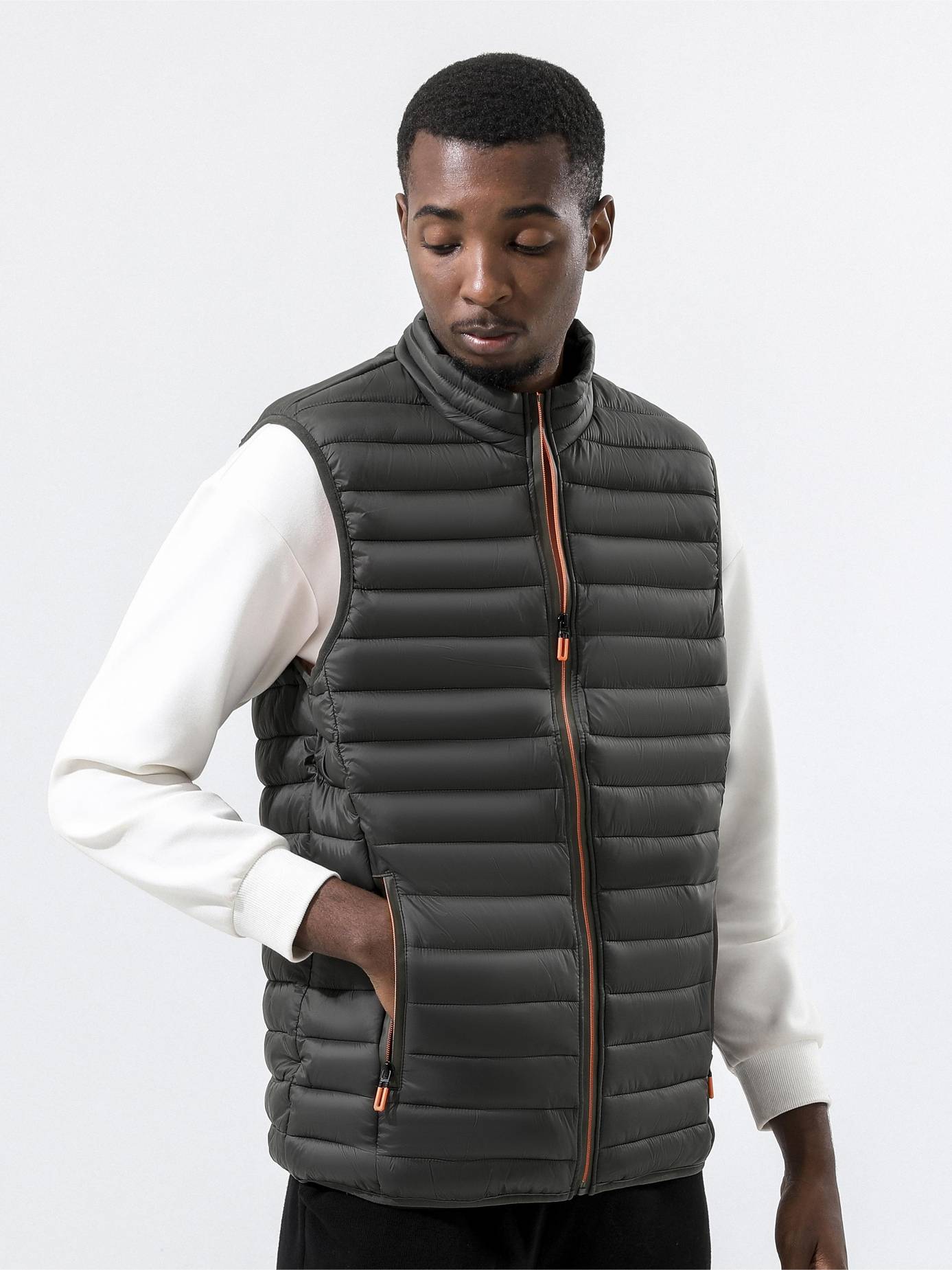 Bodywarmer mit hohem Kragen