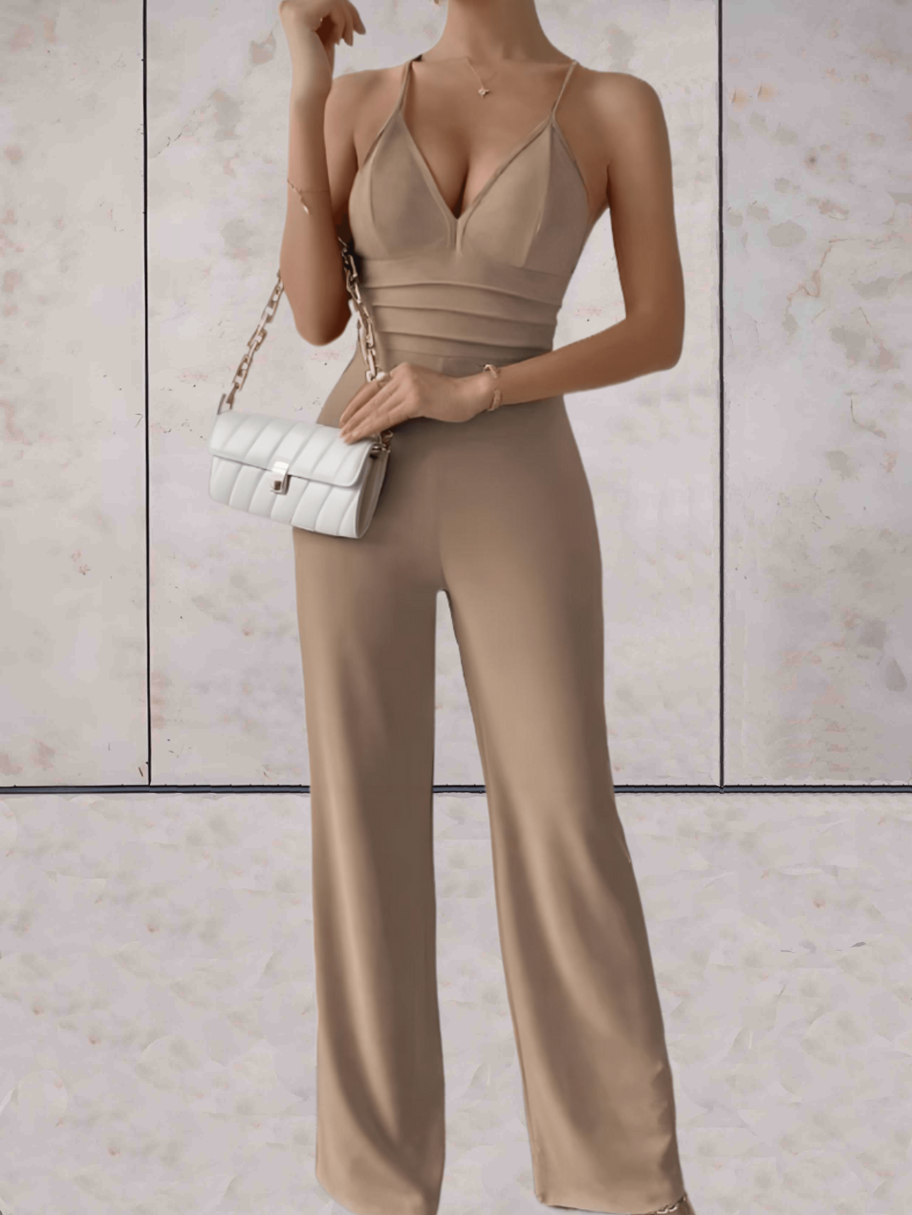 Brianna | Schicker Jumpsuit mit tiefem V-Ausschnitt, ärmellos, rückenfrei und weitem Bein