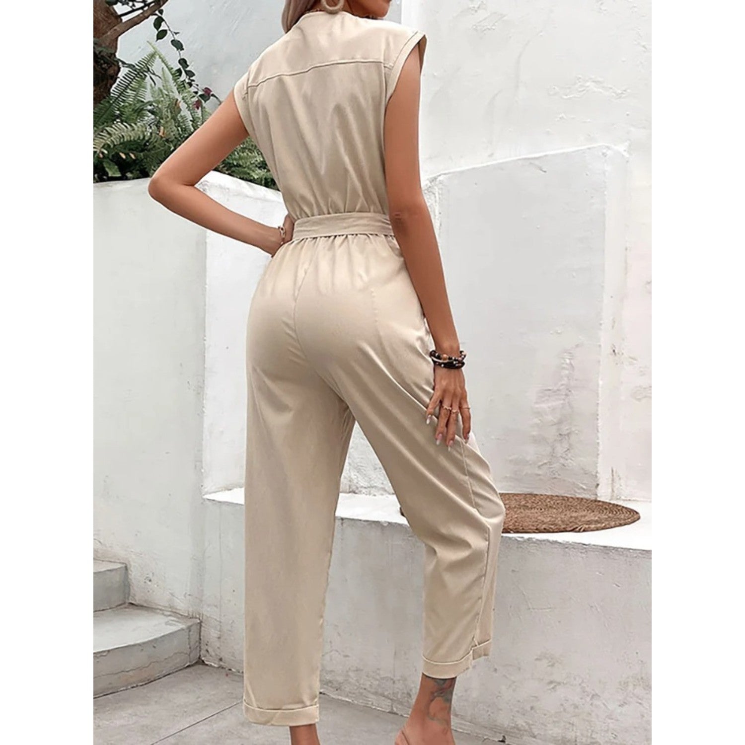 Sapphire | Eleganter Jumpsuit mit V-Ausschnitt