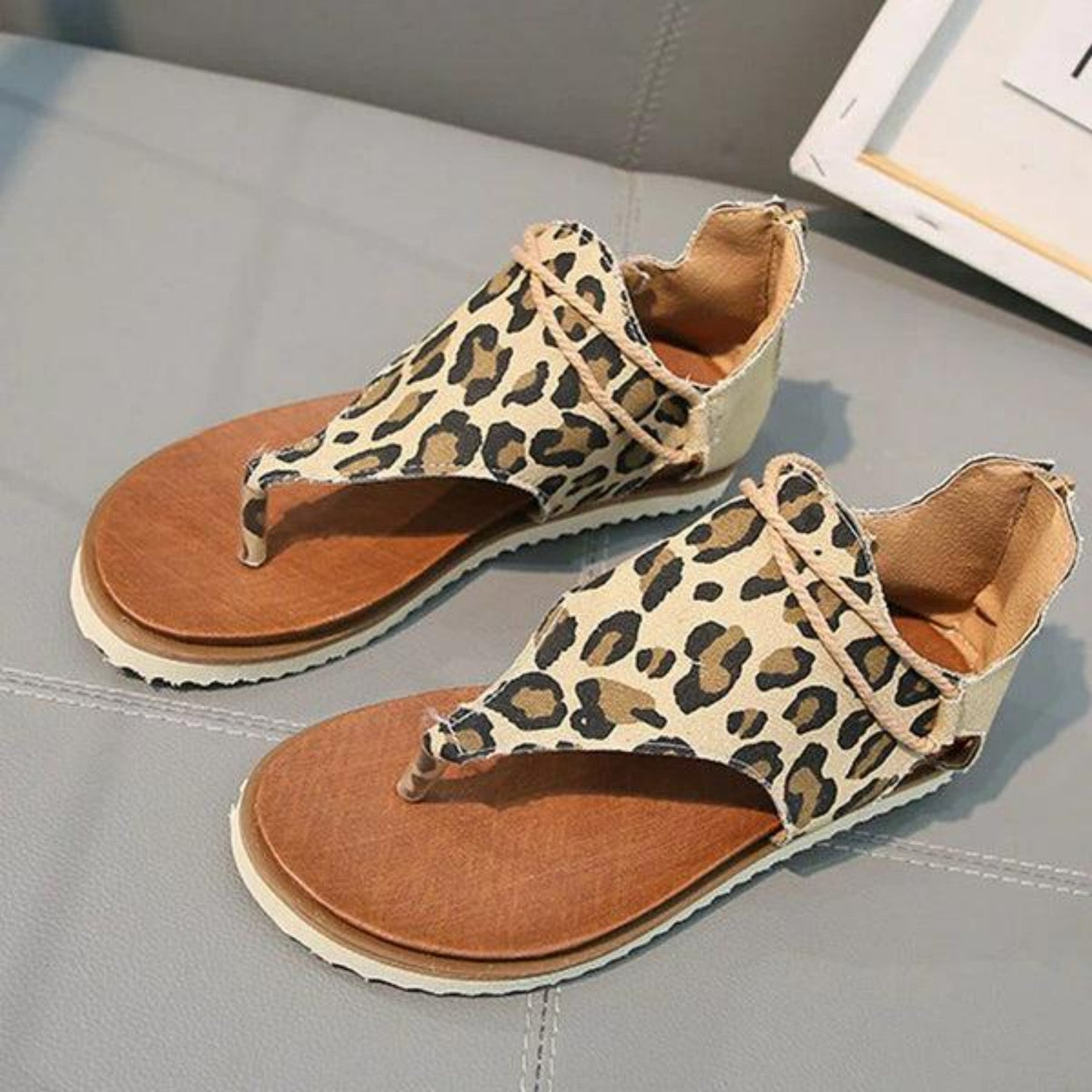 Leoparden-Gladiator-Sandalen