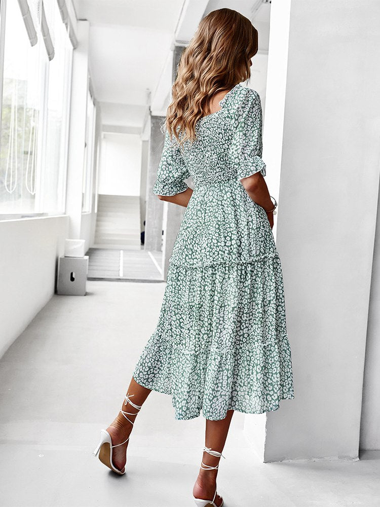 Grünes Off-Shoulder Kleid mit Leopardenmuster