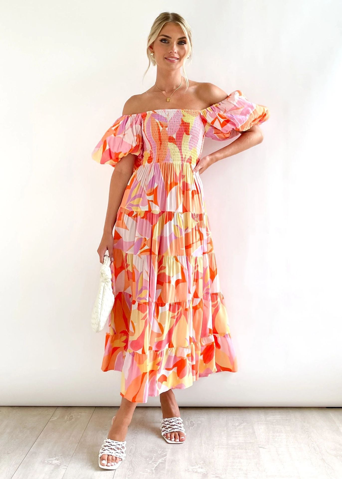 Off-Shoulder Midikleid mit rosa/orangefarbenem Print