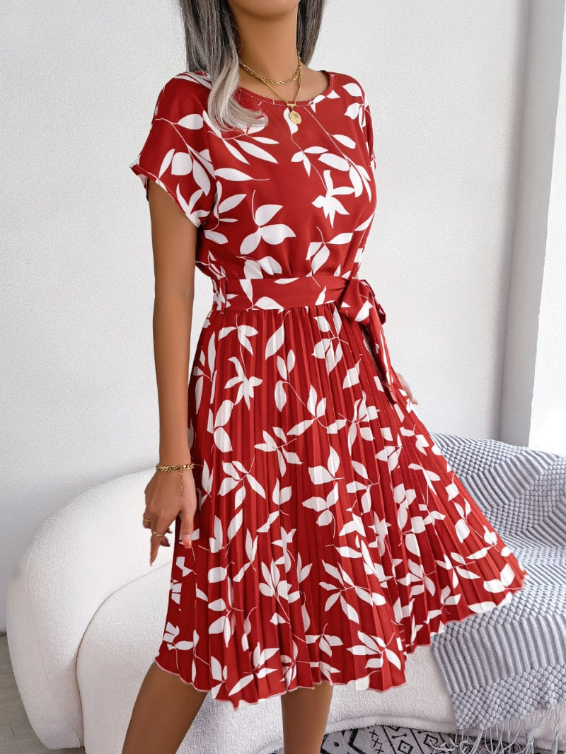 Rotes Midi-Plisseekleid mit Blumendruck