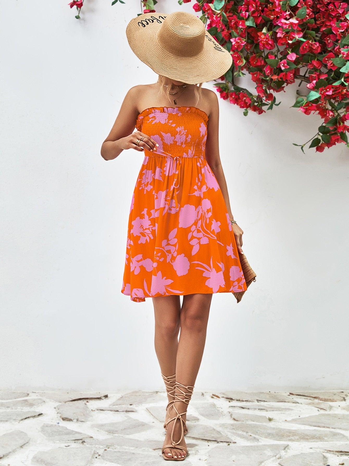 Orangefarbenes Strapless Sommerkleid