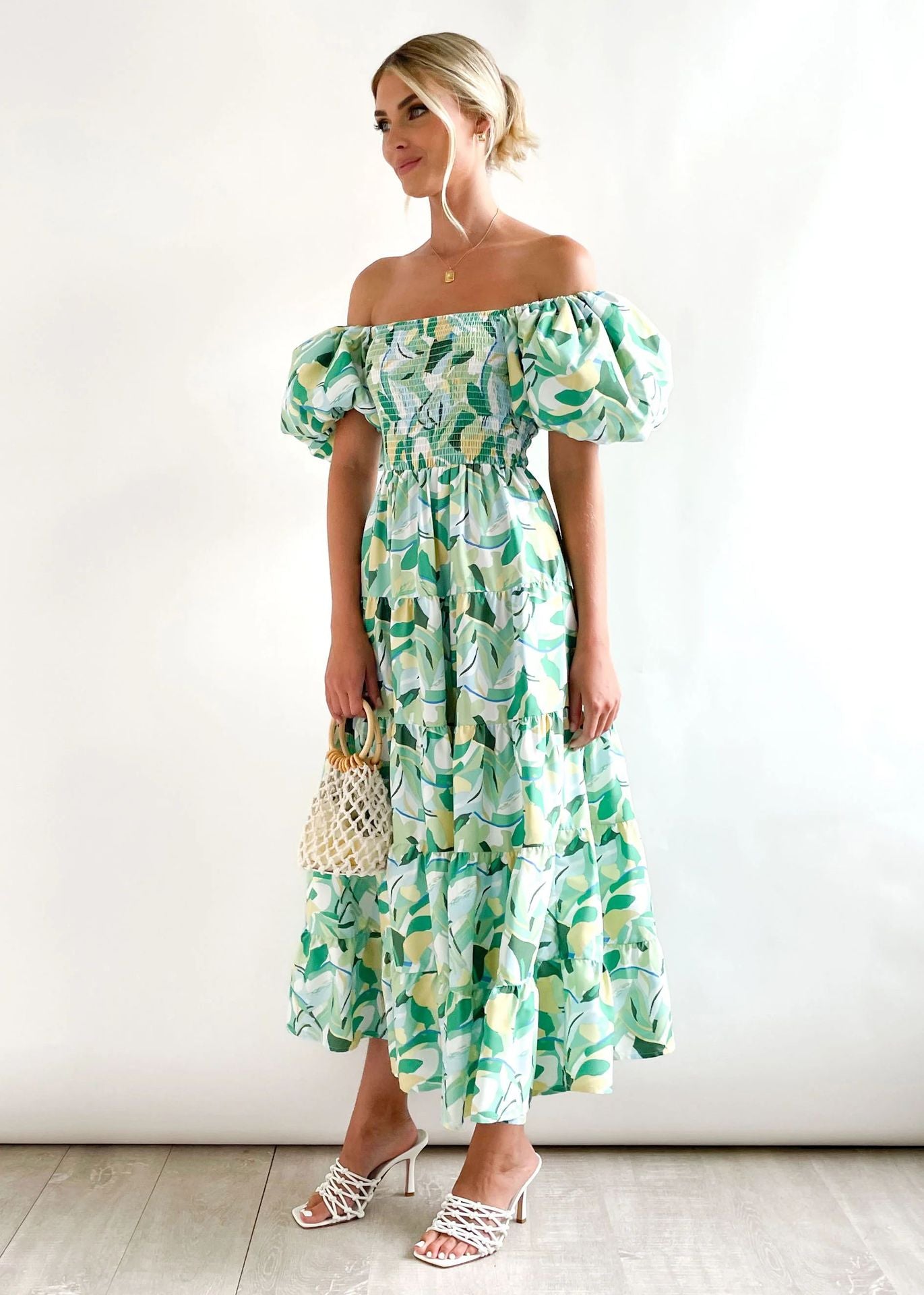 Off-Shoulder Midikleid mit grünem Print