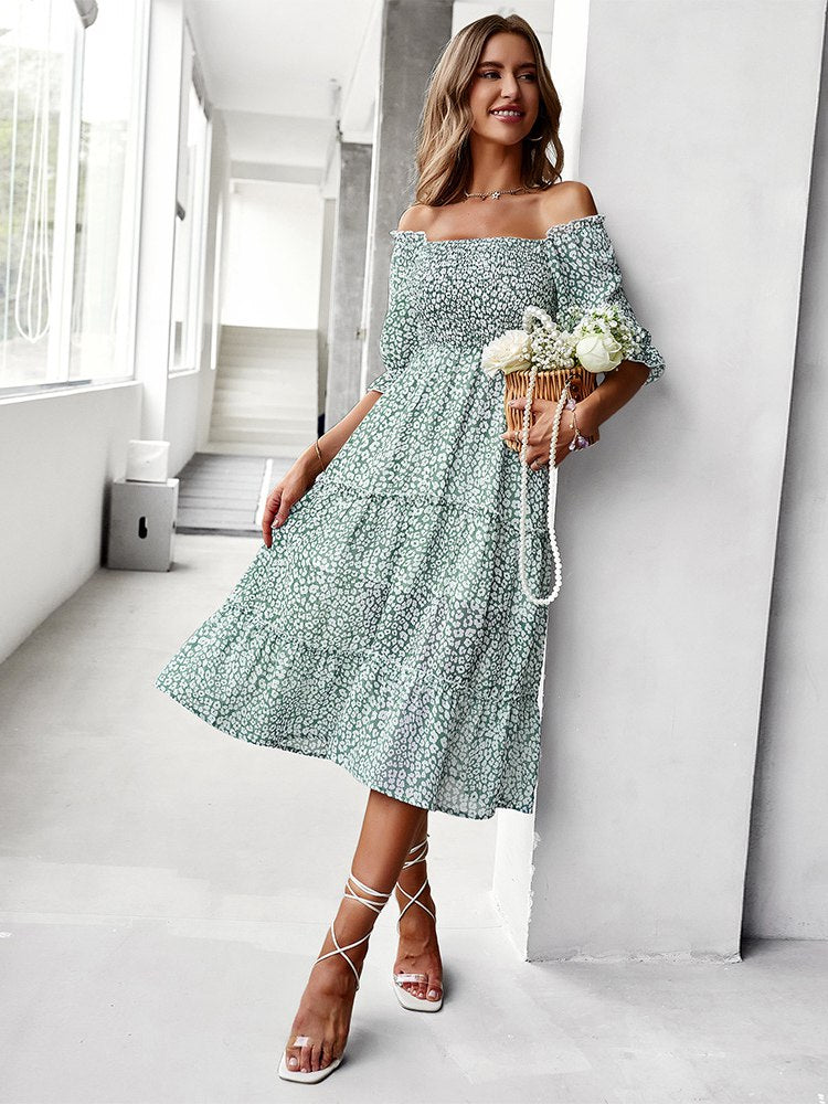 Grünes Off-Shoulder Kleid mit Leopardenmuster