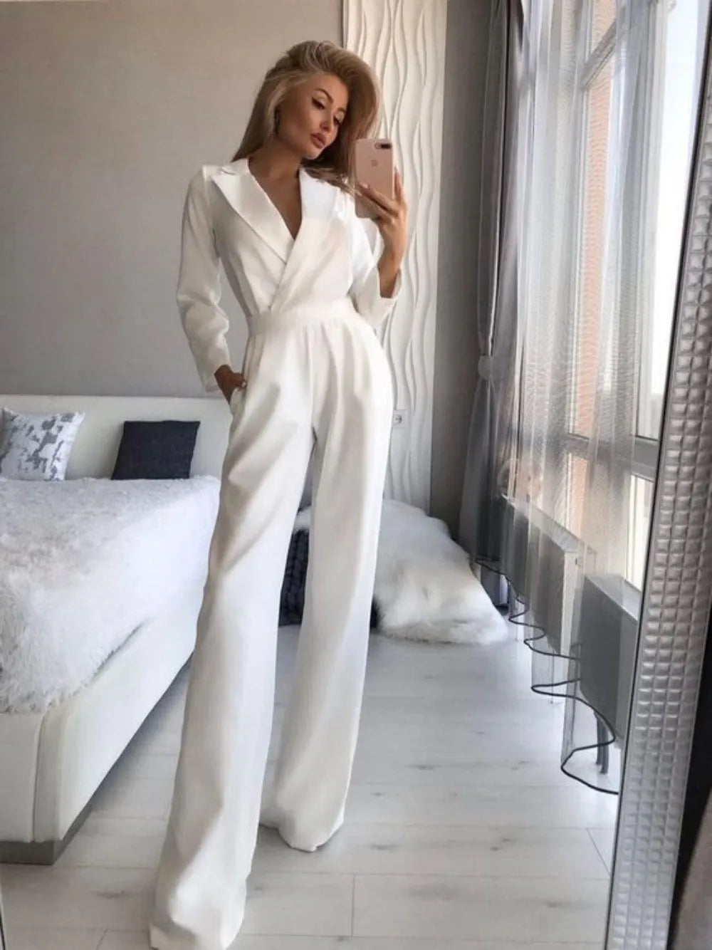 Femininer langärmeliger Jumpsuit