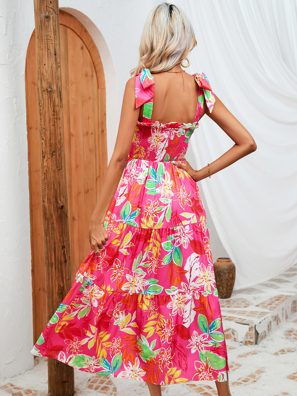 Rosa Maxikleid mit farbigem Druck