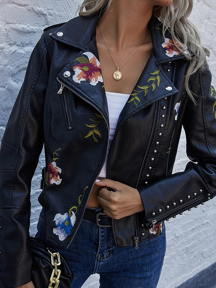 Lederjacke mit gestickten Blumen