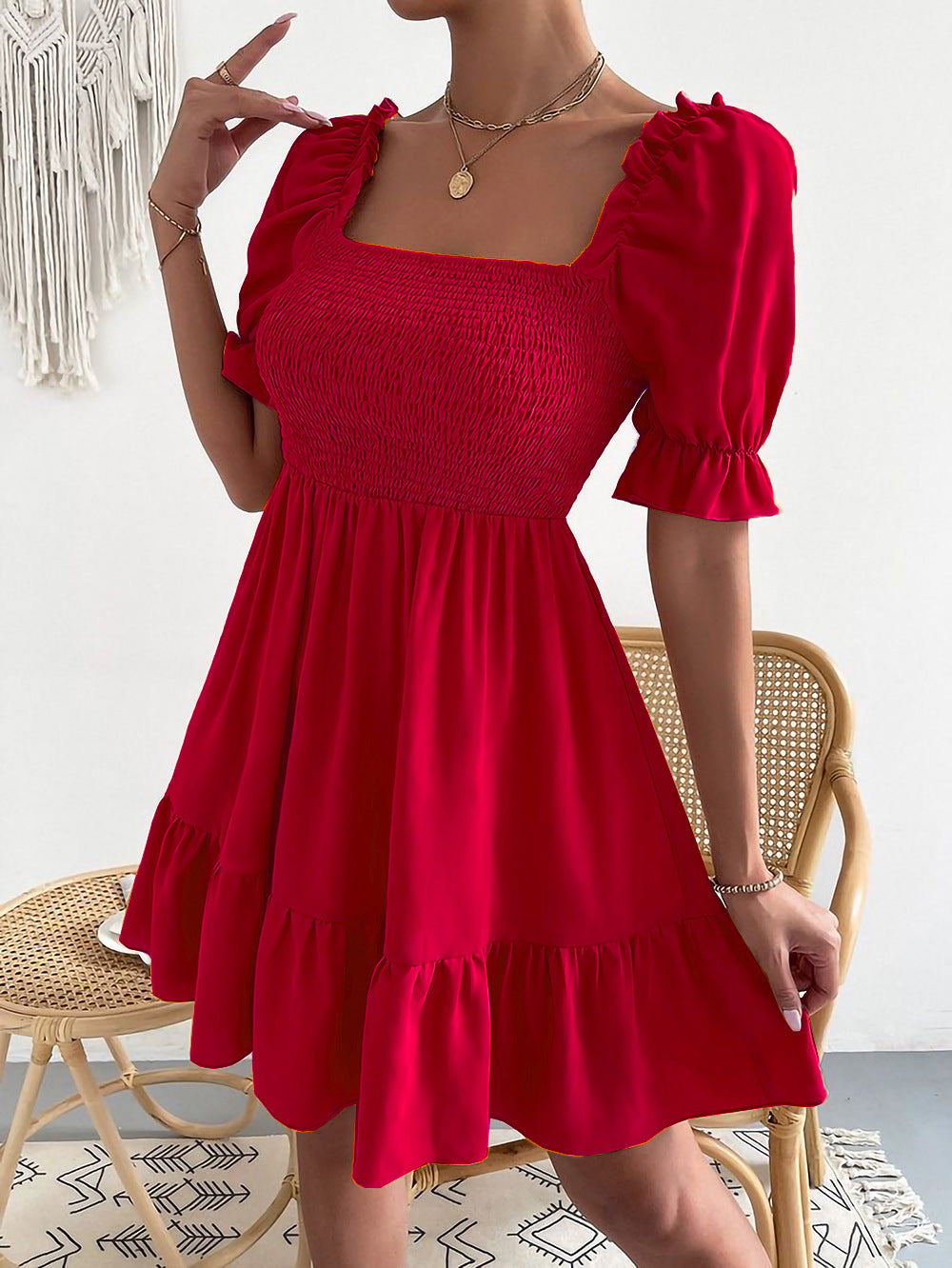 Rotes Flare Kleid mit Rüsche