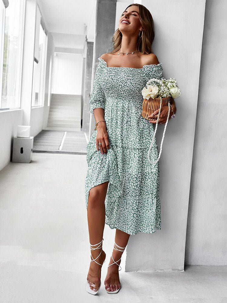 Grünes Off-Shoulder Kleid mit Leopardenmuster