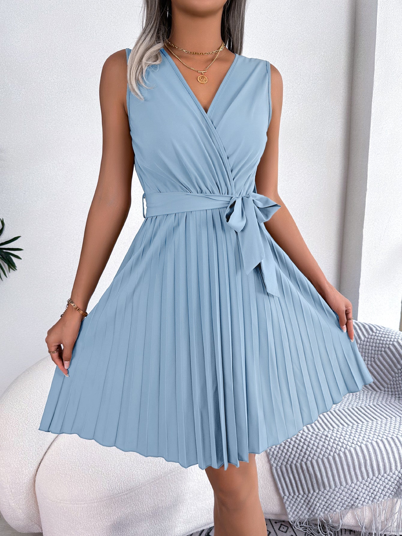 Hellblaues Plisseekleid