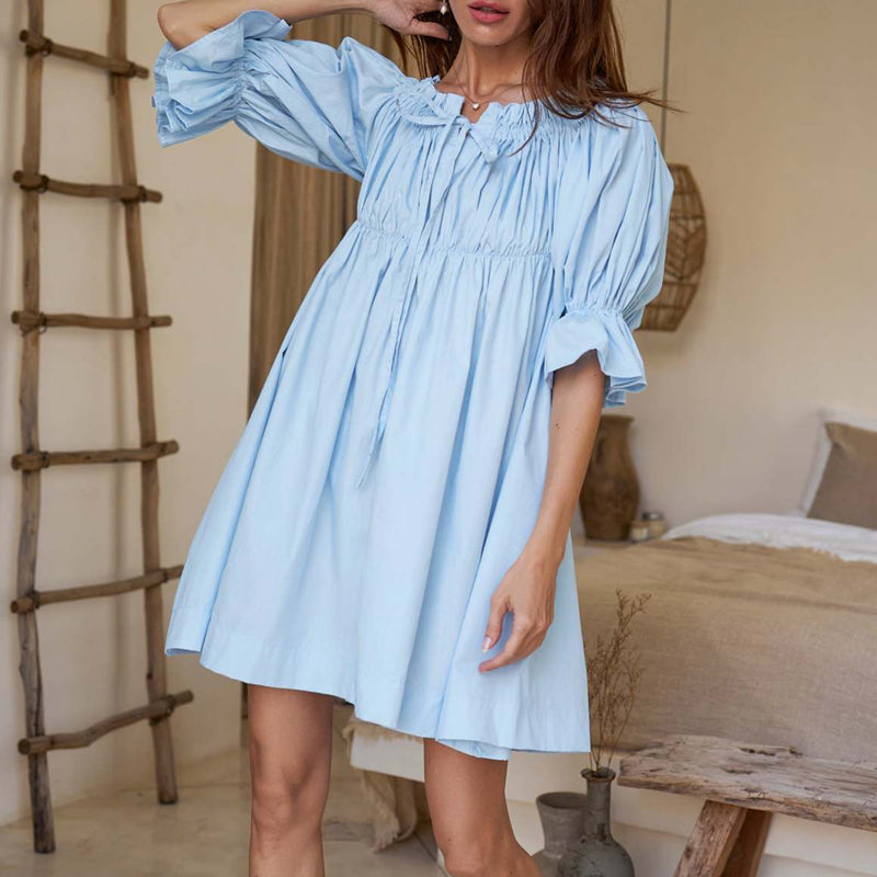 Hellblaues Off-Shoulder Kleid mit Puffärmeln