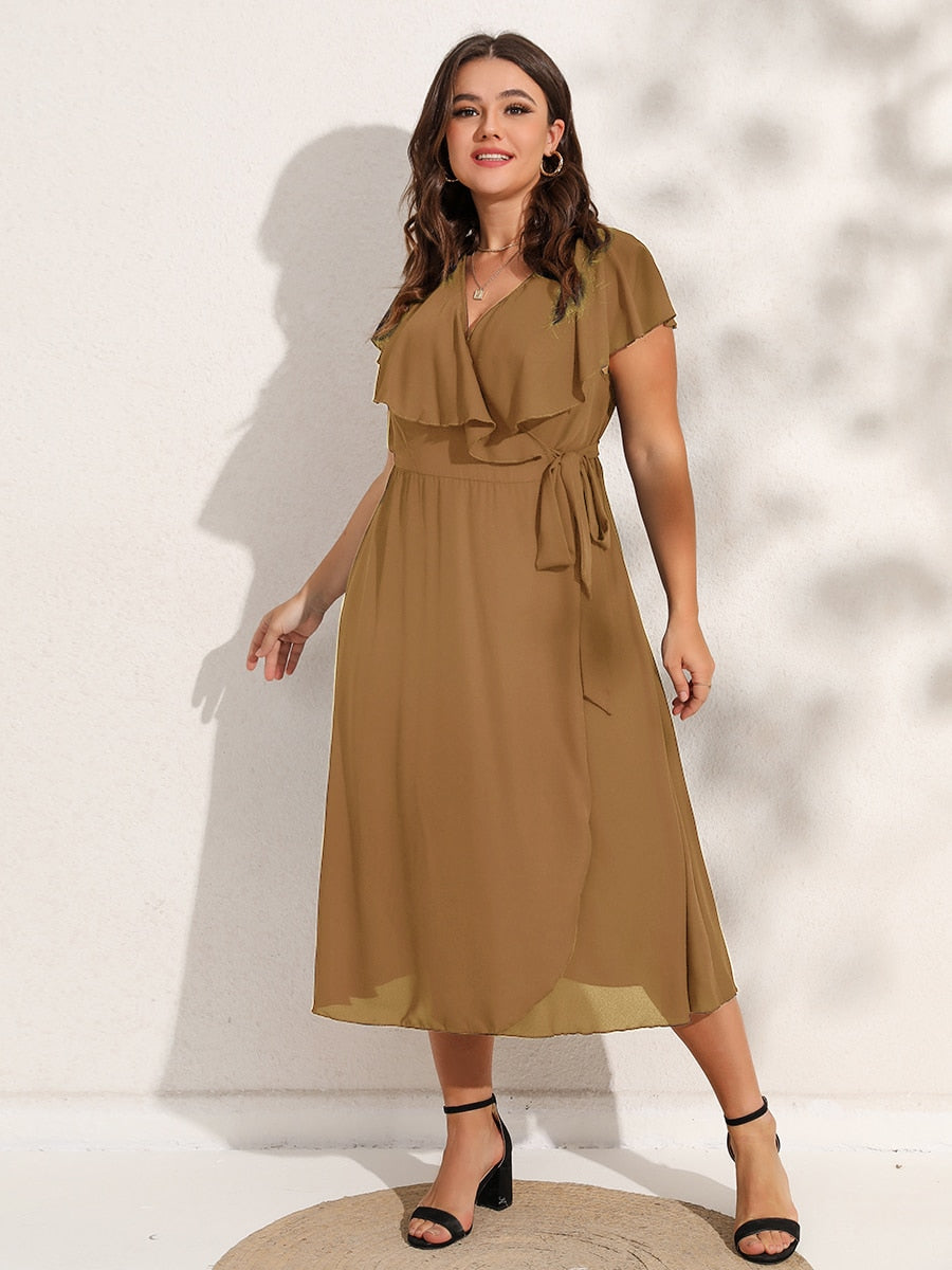 Wickelkleid mit Rüschen (Plus-Size)