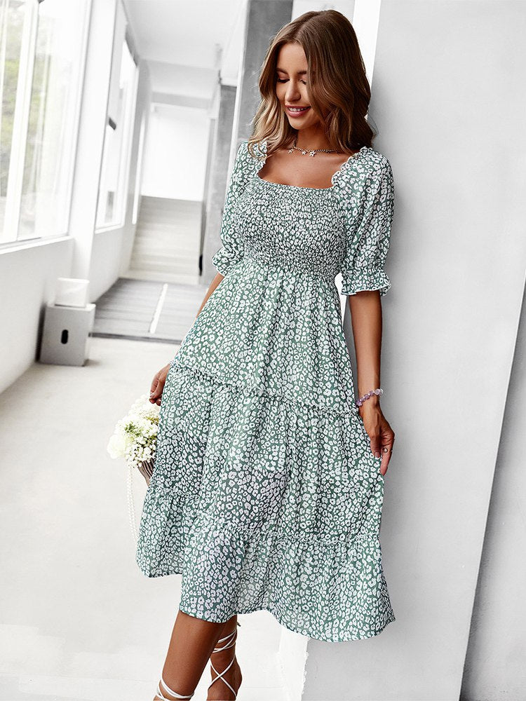 Grünes Off-Shoulder Kleid mit Leopardenmuster