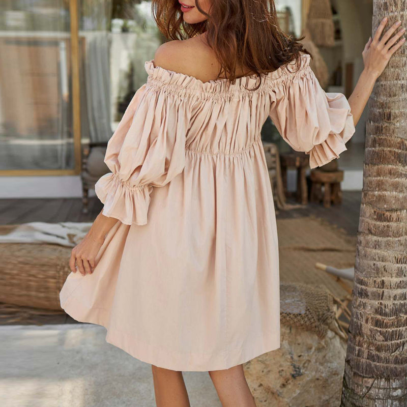 Beigefarbenes Off-Shoulder Kleid mit Puffärmeln