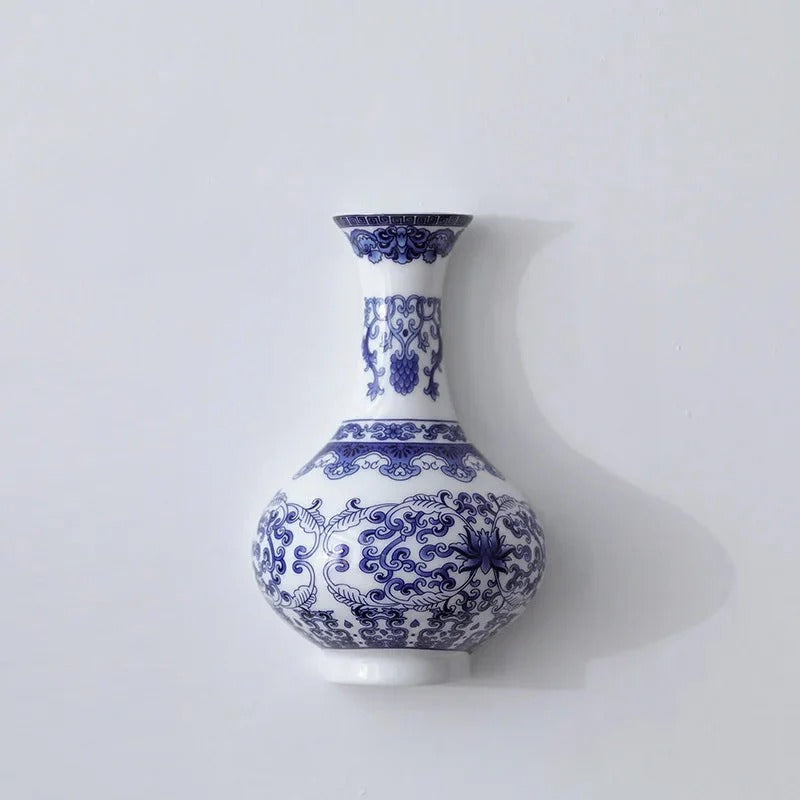 Vintage weiße Porzellanvase