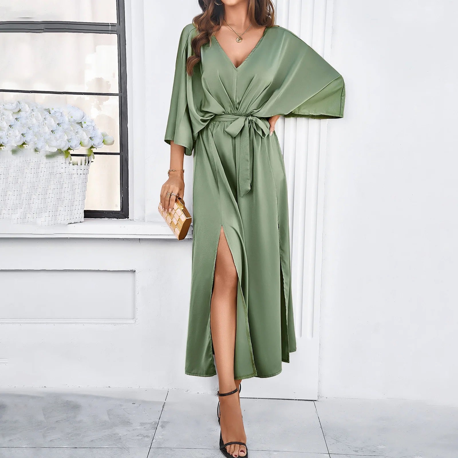 Julia | Elegantes Kleid mit V-Ausschnitt und Schlitz