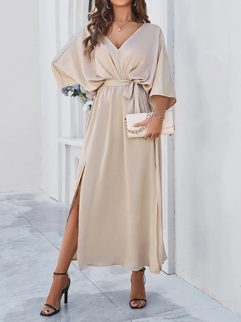 Julia | Elegantes Kleid mit V-Ausschnitt und Schlitz