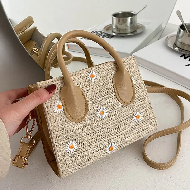 Daisy | Geflochtene Handtasche mit floralen Akzenten