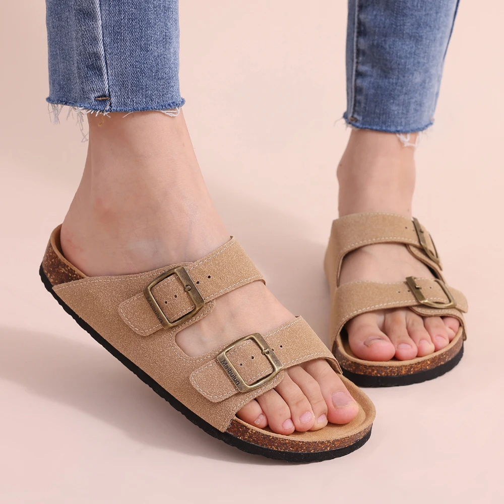 Orthopädische Sandalen mit Korkfußbett