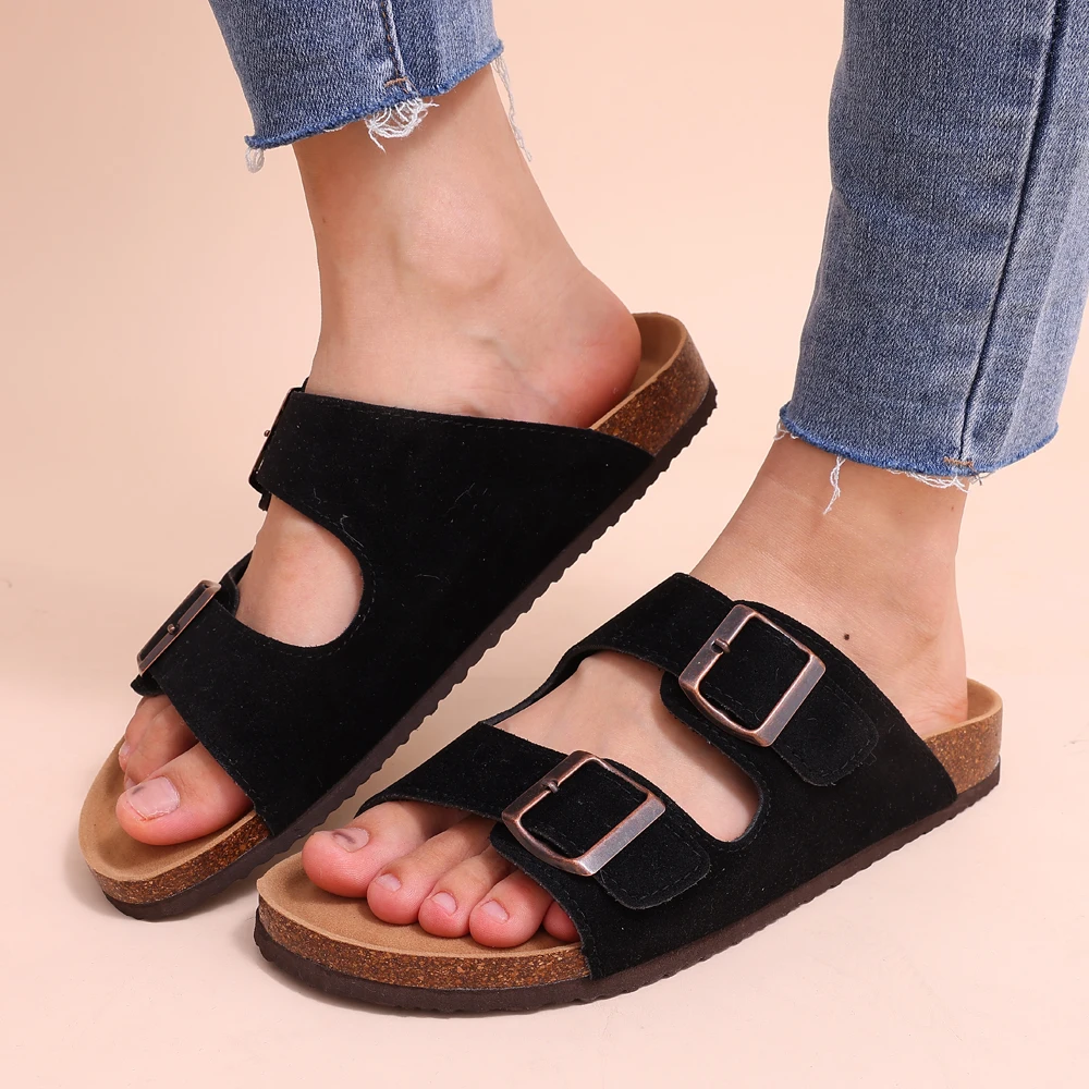 Orthopädische Sandalen mit Korkfußbett