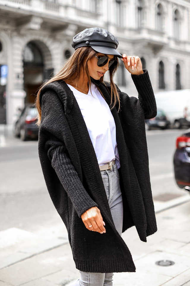 Schwarze oversized Strickjacke mit Kapuze