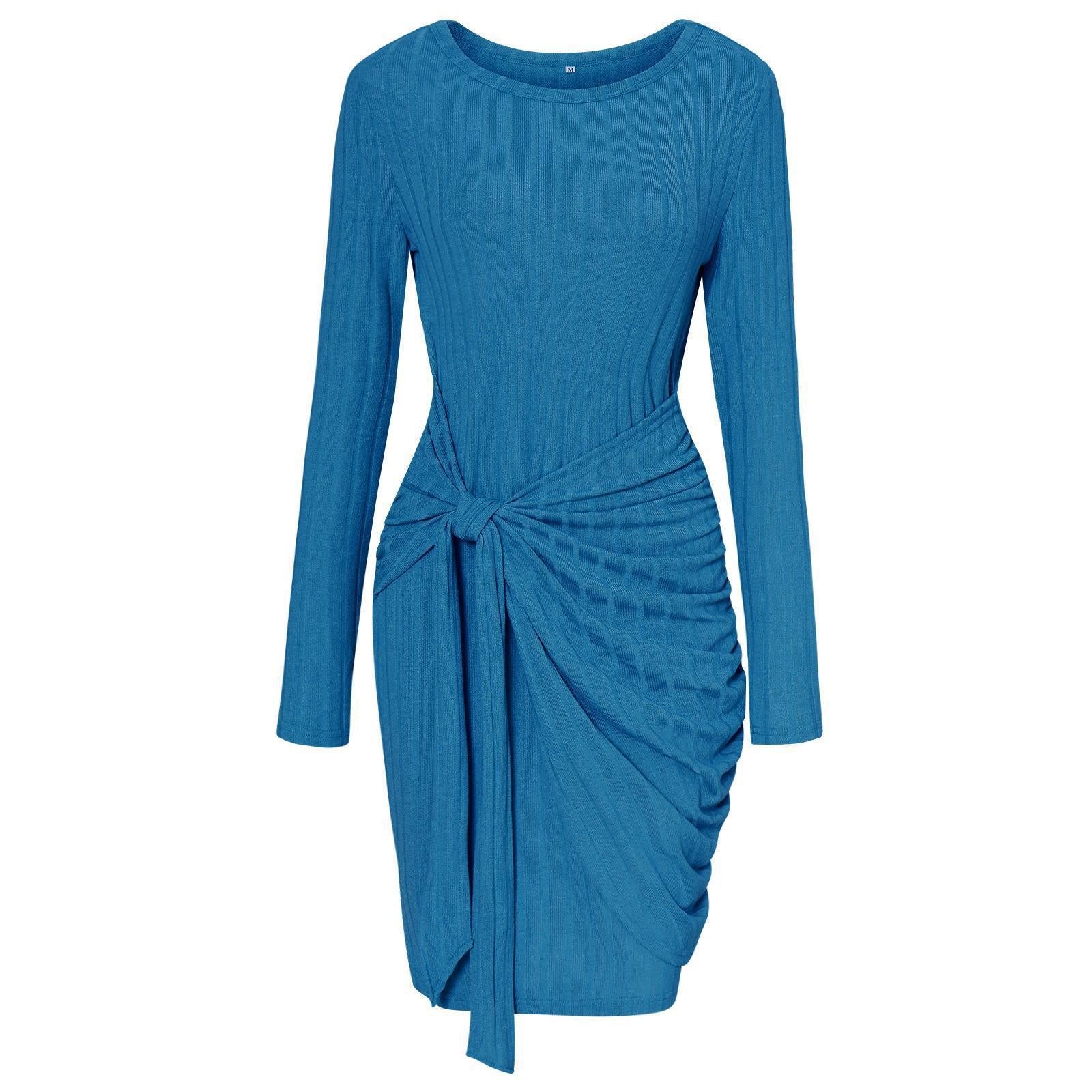 Blau gestreiftes Kleid mit Knopf