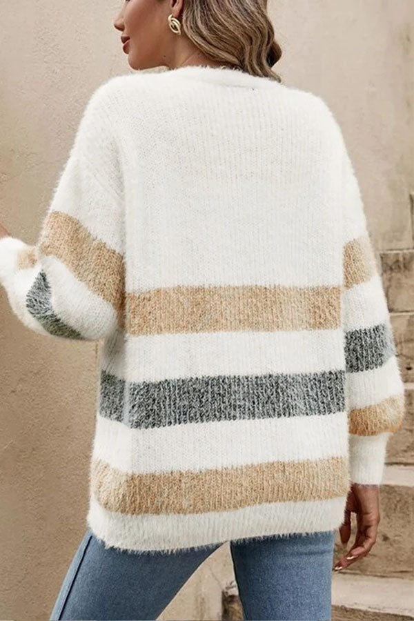 Gestreifter Strickcardigan mit Knöpfen