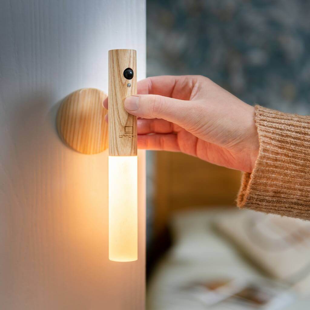 50% Rabatt | WoodGlow™ Bewegungsmelder-Wandleuchte aus Holz - Kein Stecker USB-Ladung