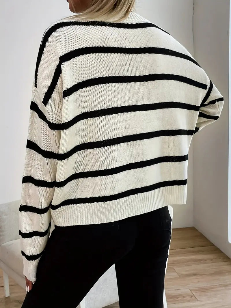 Schwarz-weißer lockerer Strickpullover