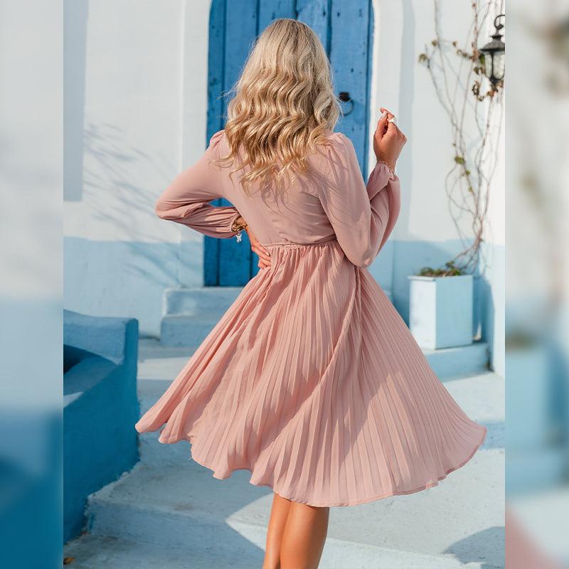 Elegantes kurzes rosa Kleid