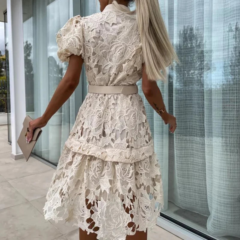 Wanda | Maßgeschneidertes Kleid mit kurzen Ärmeln