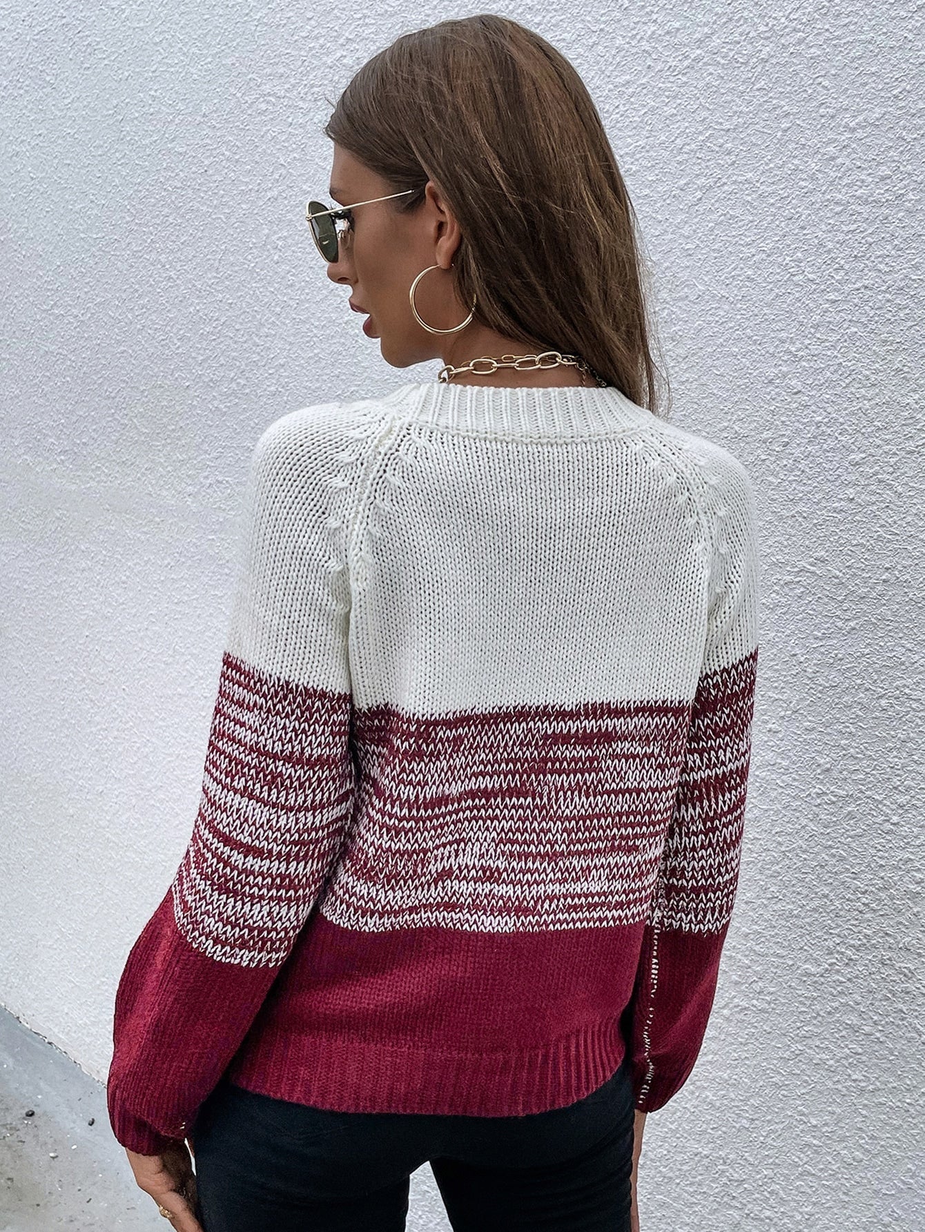 Weiß/roter Strickpullover